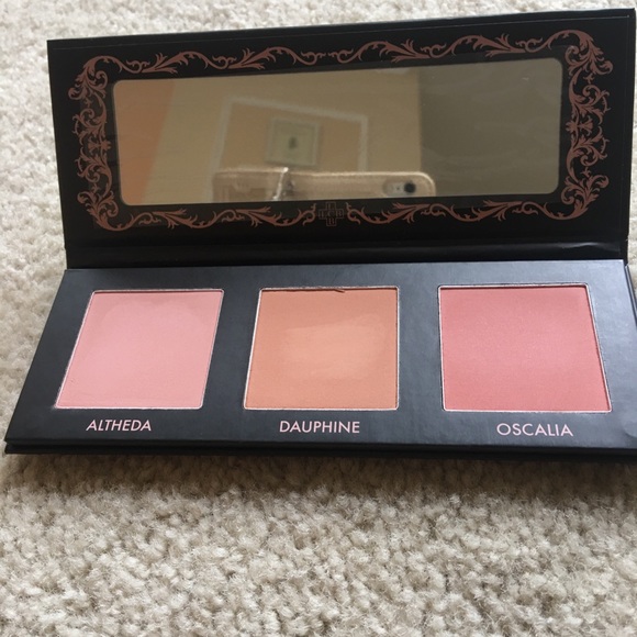 Lovecraft Beauty blush palette - Picture 2 of 5